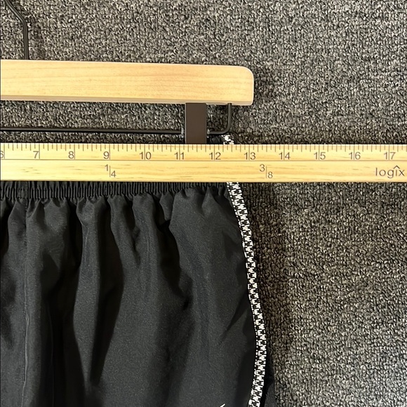 Nike Black Athletic Shorts with Checked Pattern Lightweight Moisture-Wicking, S - Picture 4 of 6